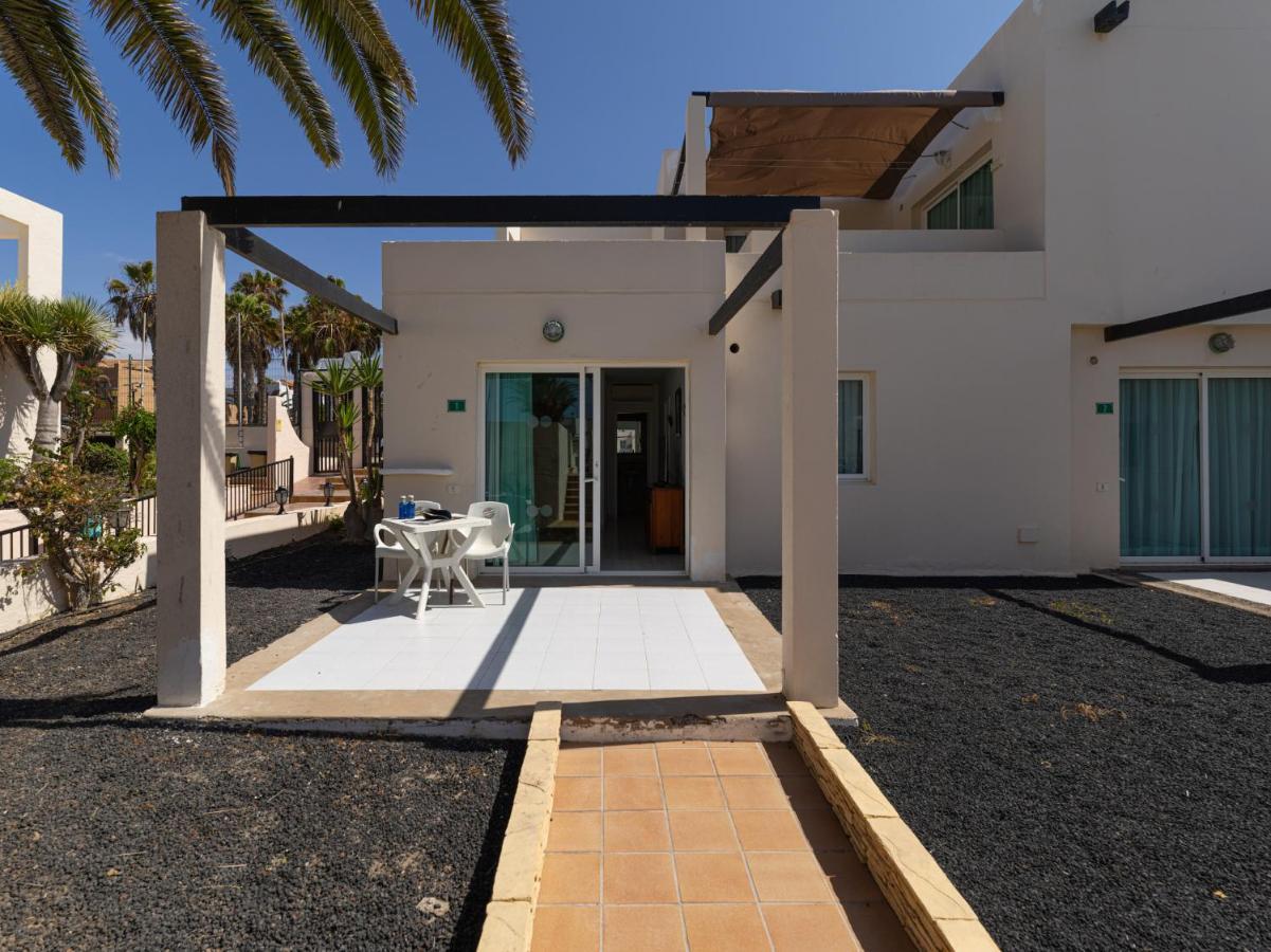 Homeforguest Apartamento Alisios 1 Con Piscina En Corralejo Bagian luar foto