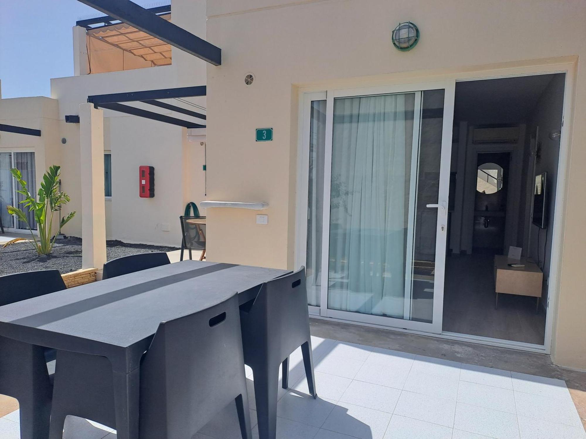 Homeforguest Apartamento Alisios 1 Con Piscina En Corralejo Bagian luar foto
